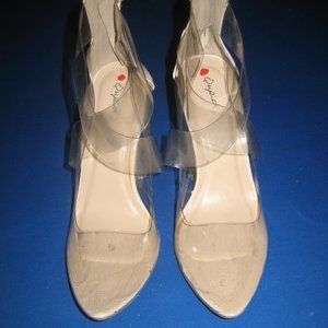 Qupid Beige Clear Chunky Heel Strappy Sandals Size 8 Pointed Open Toe Patent